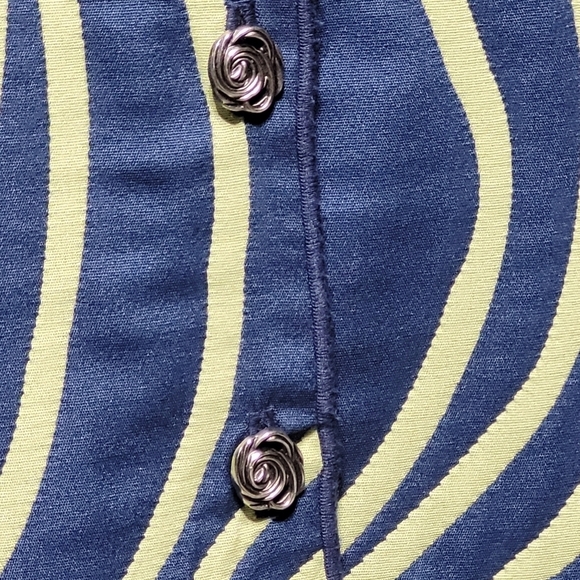 Winding Rivers Reversible Quilted Blue & Green Wave Design (XL) Made in U.S.A. - Picture 5 of 9